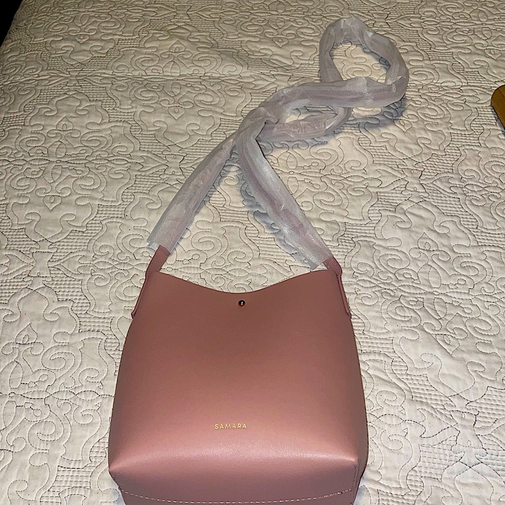 SAMARA pink/shell purse.